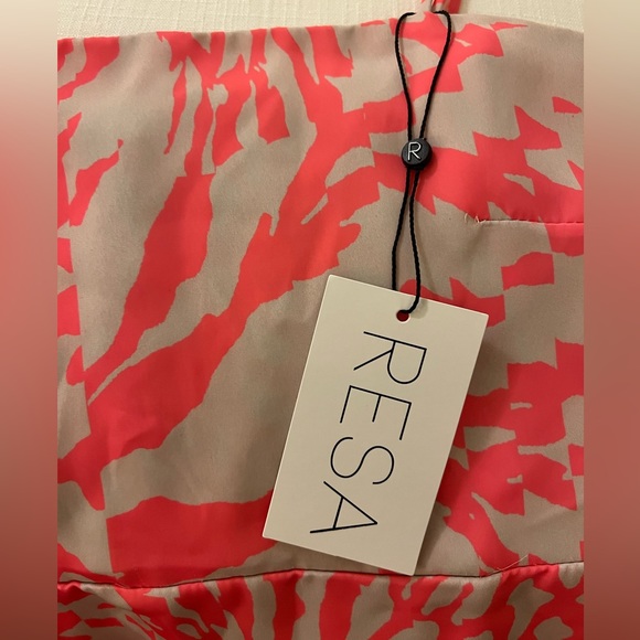 Resa Max Mini Dress in Barcelona Pattern - Picture 7 of 7